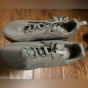 Nike Air Max 270 Futura Light Taupe Sneaker Green Olive Mens Size 10 youth boys